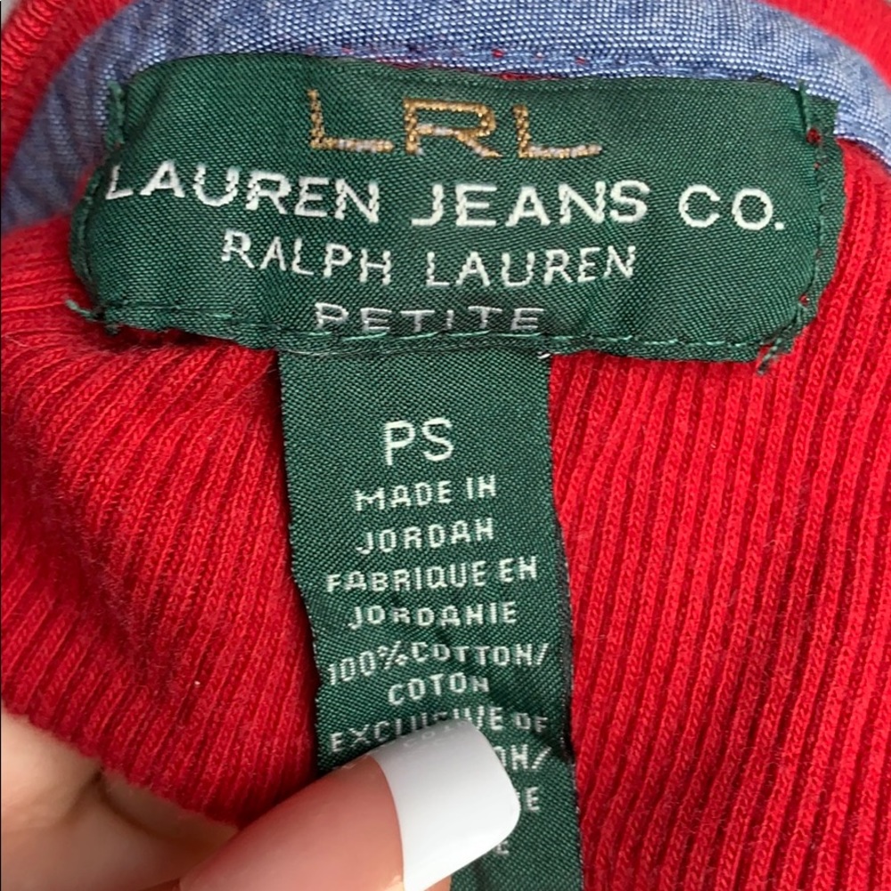 Red Buttoned Crop Top - Picture 3 of 3